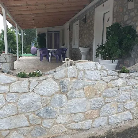 Agrotospito “elatos” * Nauplion